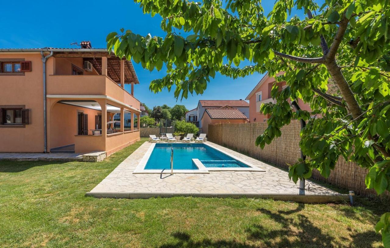 Emanuela With Private Pool Apartment Loborika Exterior photo